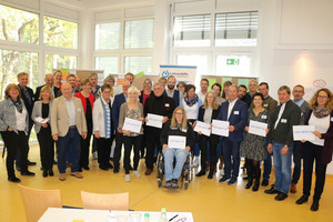 Carolina Trautner (vorne 5. von links) und ihre Kolleginnen und Kollegen vom Landesvorstand freuten sich über den gelungenen Auftakt zum Prozess der Verbandsentwicklung der Lebenshilfe Bayern (Foto: LHB - Anita Sajer)