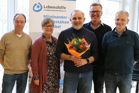 Überraschungsgäste zum Abschied (von links nach rechts): Walter Fehrle, Elke Riedel, Michael Kaiser, Andreas Moser und Josef Hennemann. (Foto: LHB - Anke Dyhringer)