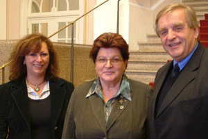 Wolfgang Franz im Jahr 2007 mit der inzwischen verstorbenen Vorsitzenden der Lebenshilfe Bayern, Barbara Stamm (Mitte), und der damals ebenfalls in den Vorstand berufenen Angelika Bauer (links) (Foto: LHB)