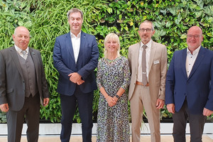 Freuten sich über den Austausch (von links): Michael Hauke, Dr. Markus Söder, Carolina Trautner, Werner Schlagintweit und Dr. Jürgen Auer (Foto: LHB)