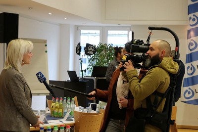 Landesvorsitzende mit BR-Kamera-Team.